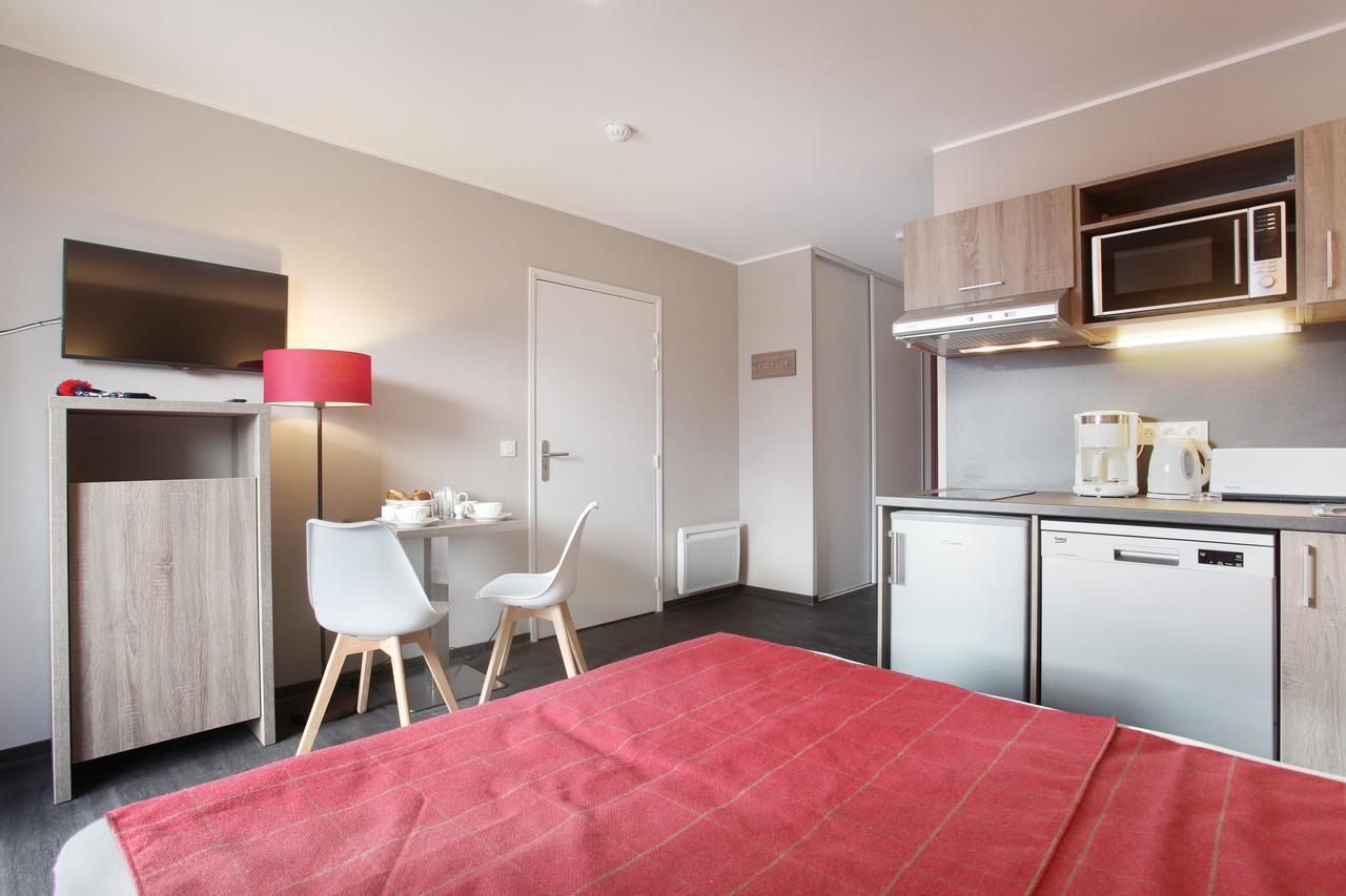 Studio Apartment